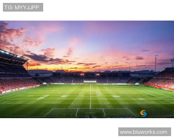 足球无限：探索无尽可能的绿茵场与梦想的交汇点